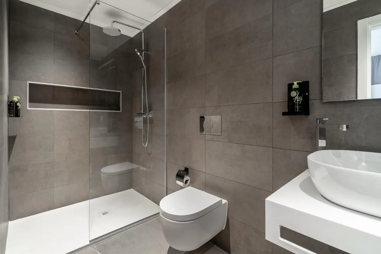 Limehome Sevilla Calle Granada 0*, סביליה ספרד
