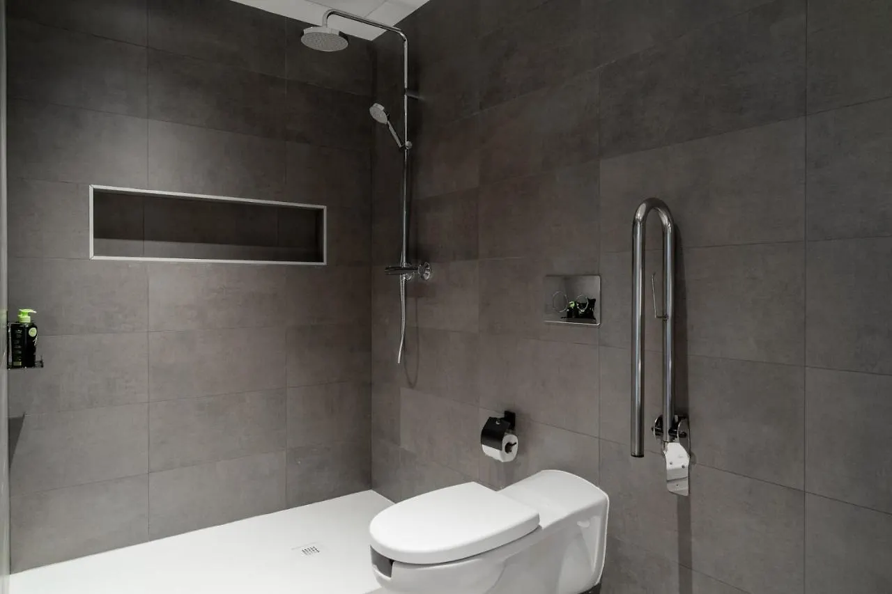 Limehome Sevilla Calle Granada סביליה