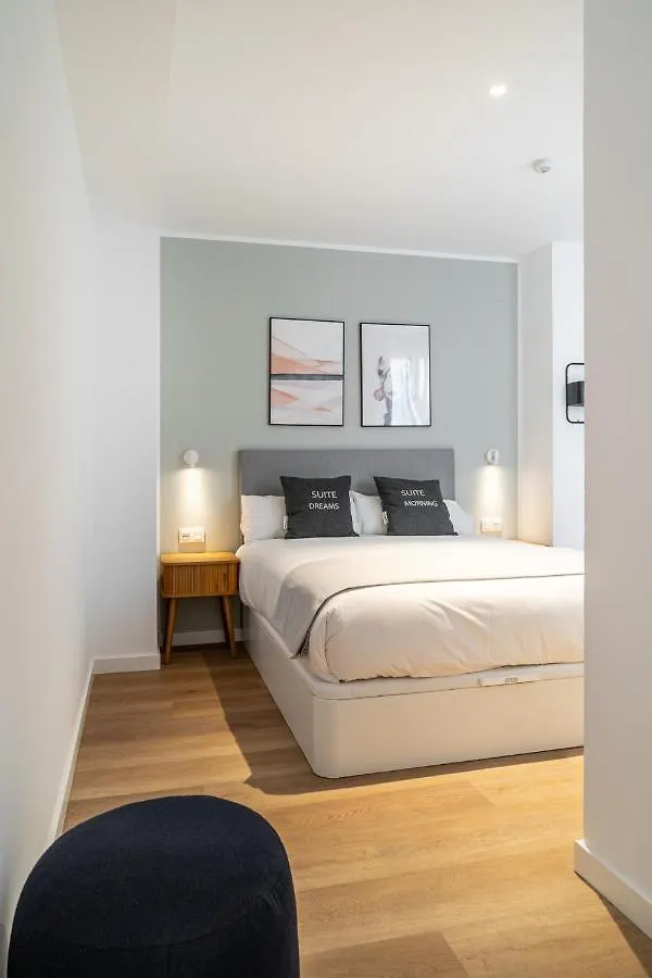 Limehome Sevilla Calle Granada 0*, סביליה