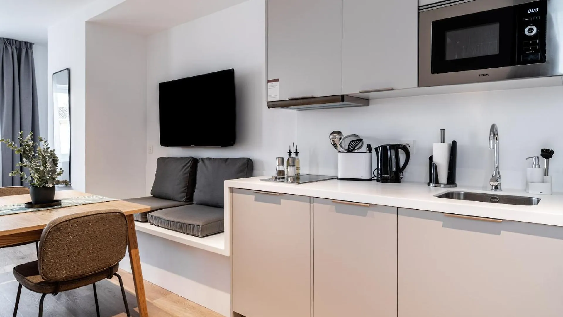 Limehome Sevilla Calle Granada 0*, סביליה ספרד